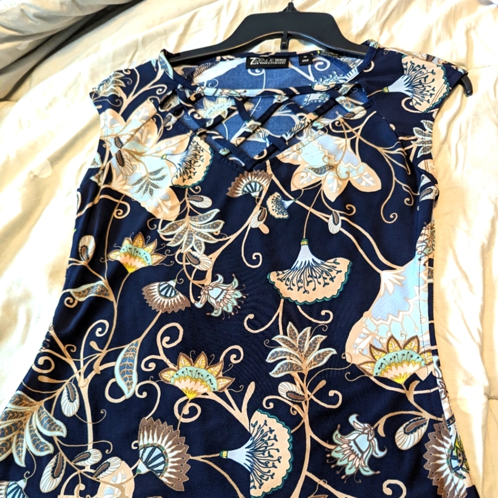 Lattice Front Floral Top